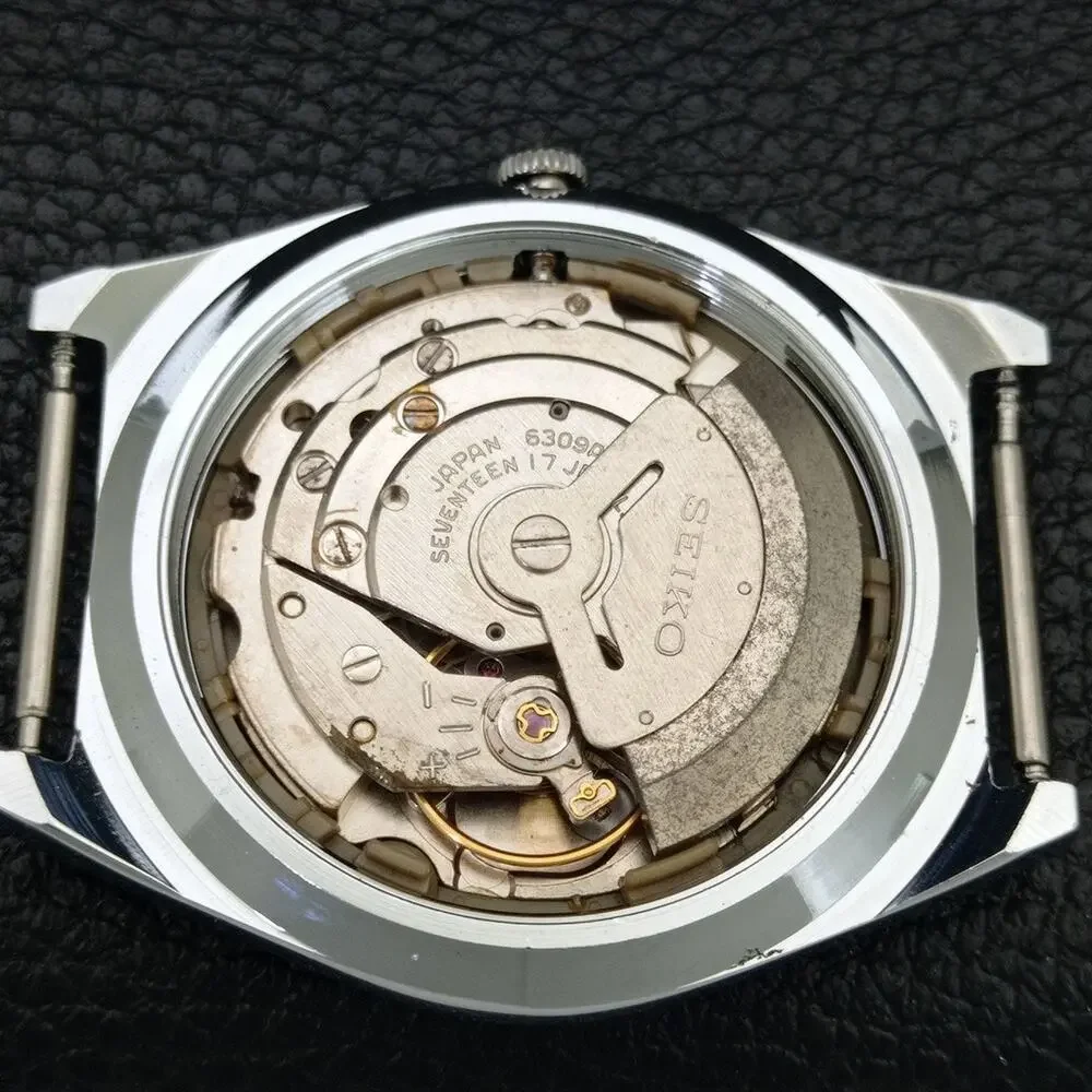 Vintage 1978 Seiko Automatic Mens Silver Watch W/daydate & Silver accents